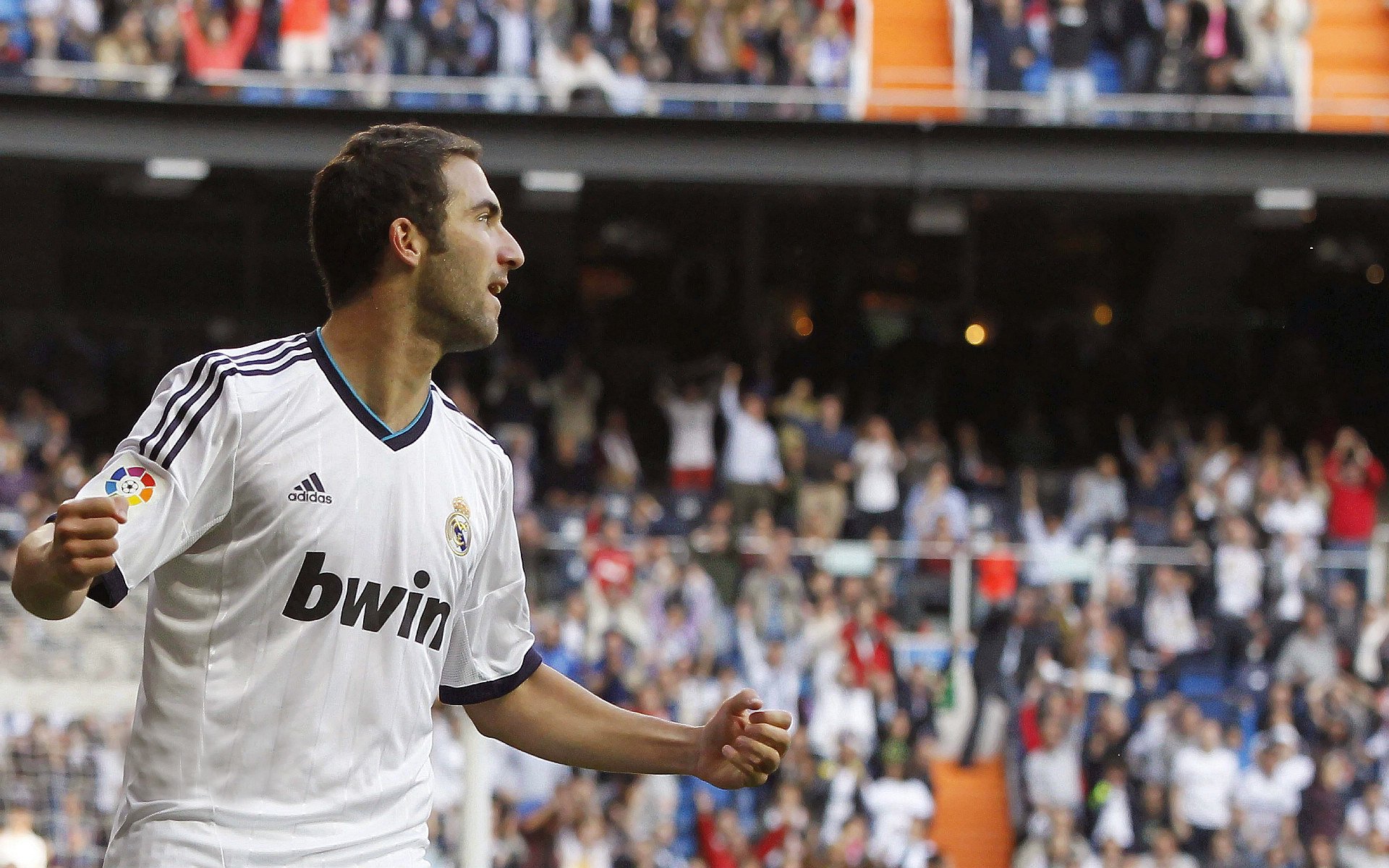 开云体育官网-奥斯梅恩一锤定音,当桑巴遇上北欧,足球的关键回合哲学